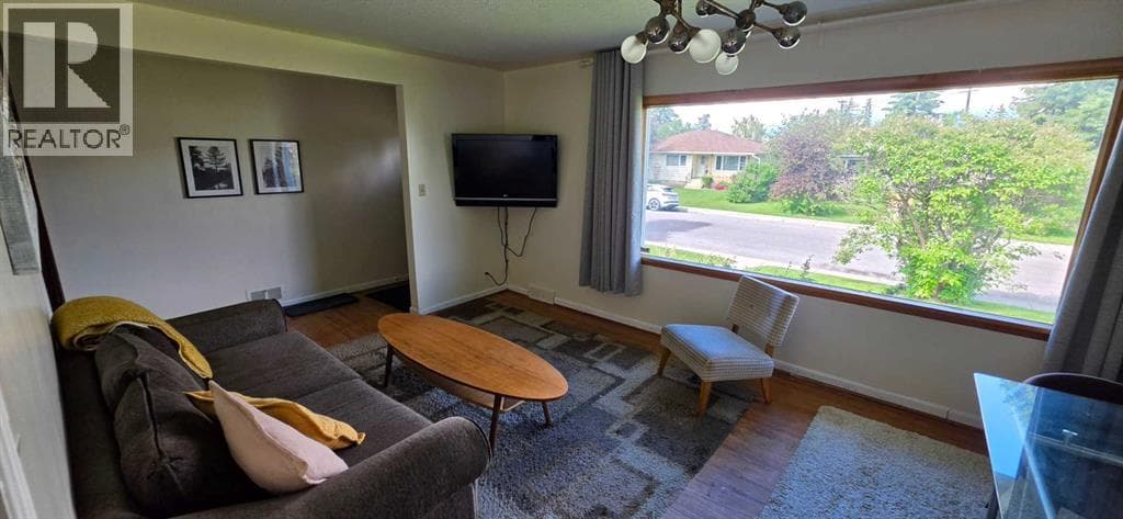 2515 Cochrane Road NW — photo 3