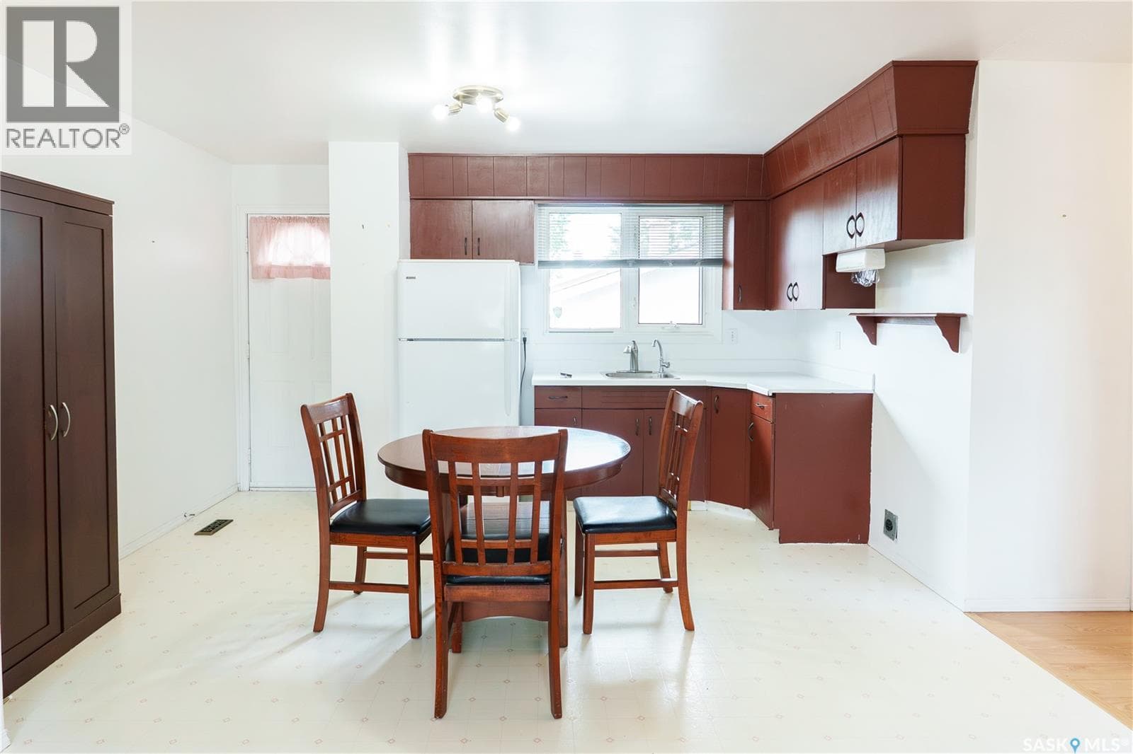 10 Roberts PLACE — photo 5