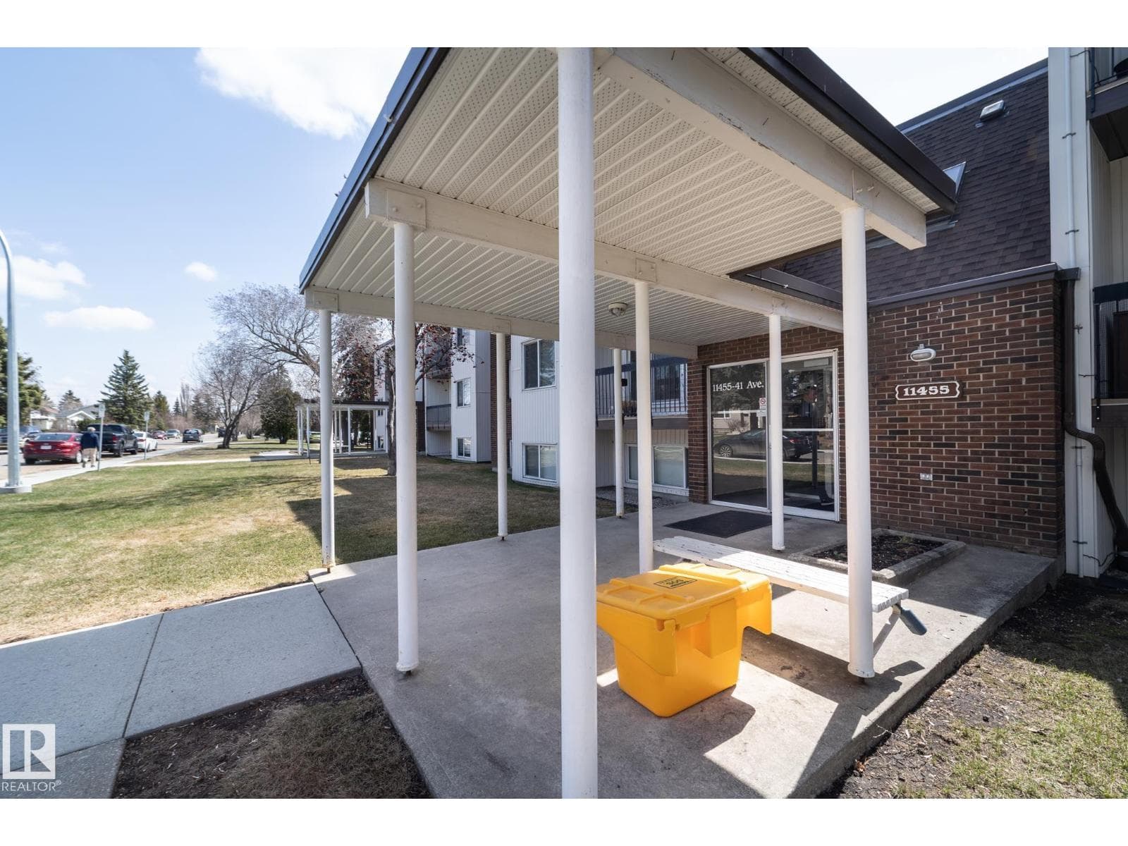 #208 11455 41 AV NW