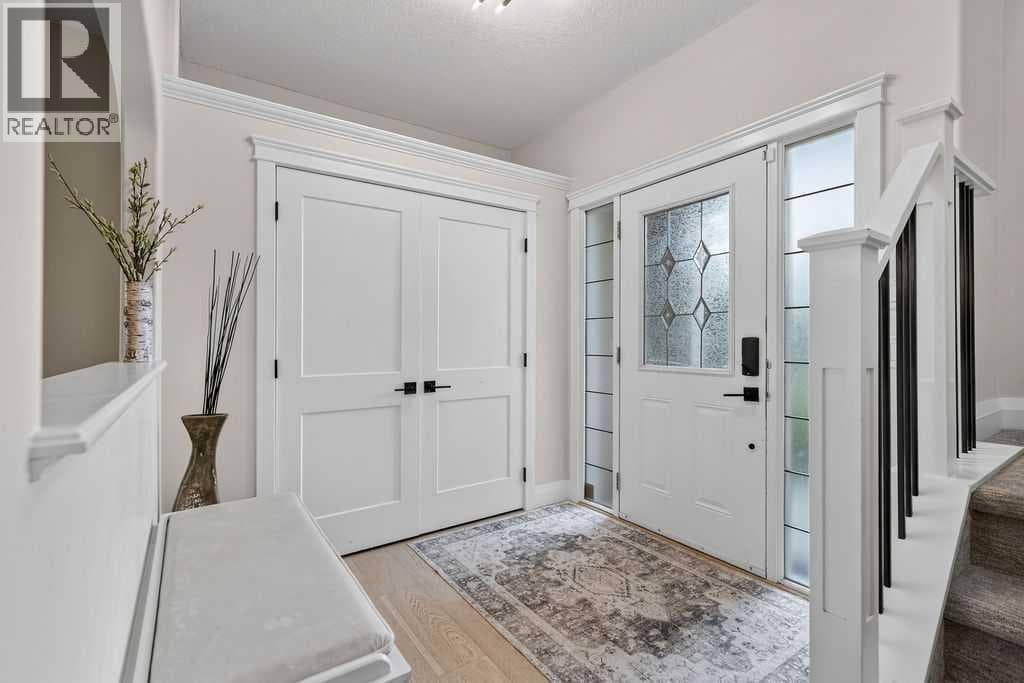 214 Cranleigh View SE — photo 3