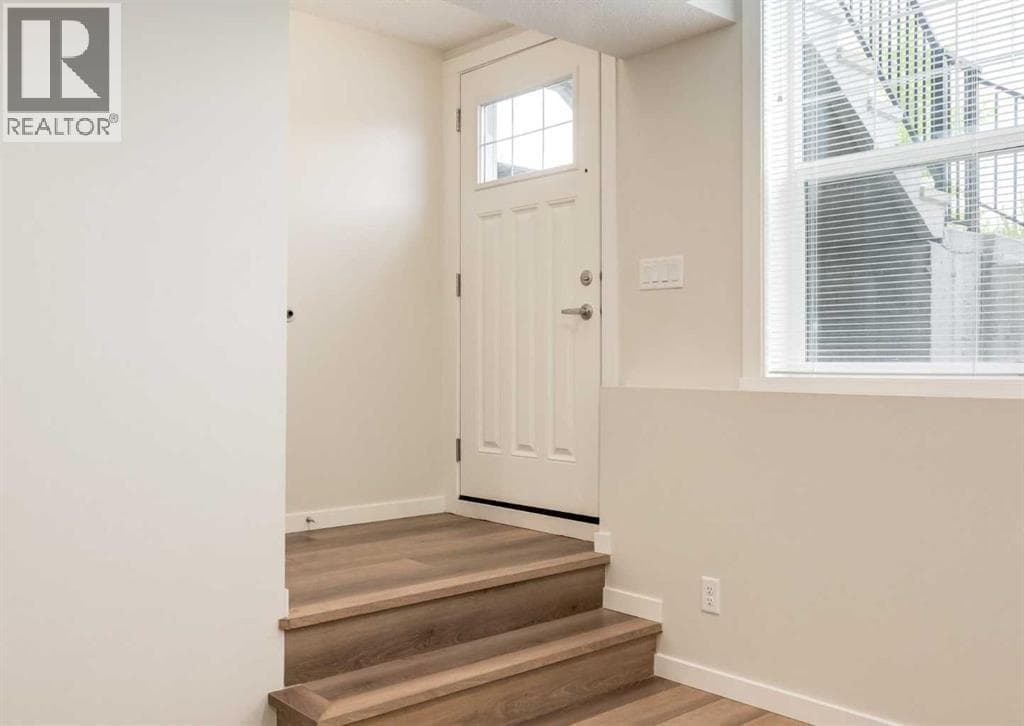 408 Cranbrook Square SE — photo 2