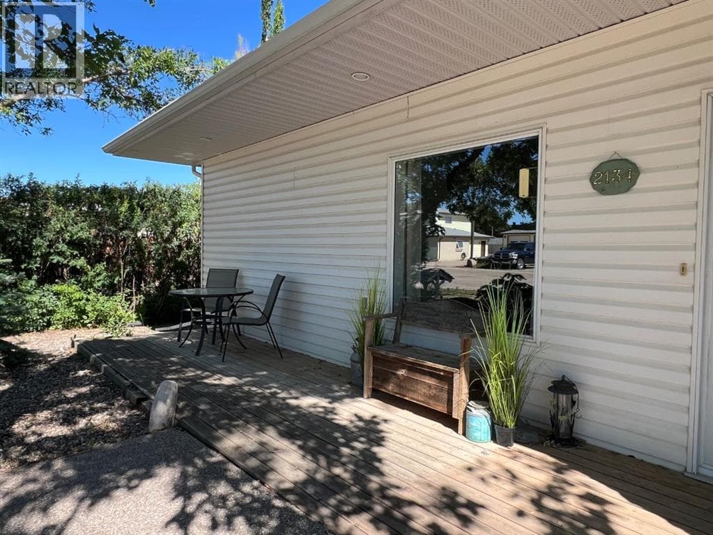 2134 21 Avenue — photo 3