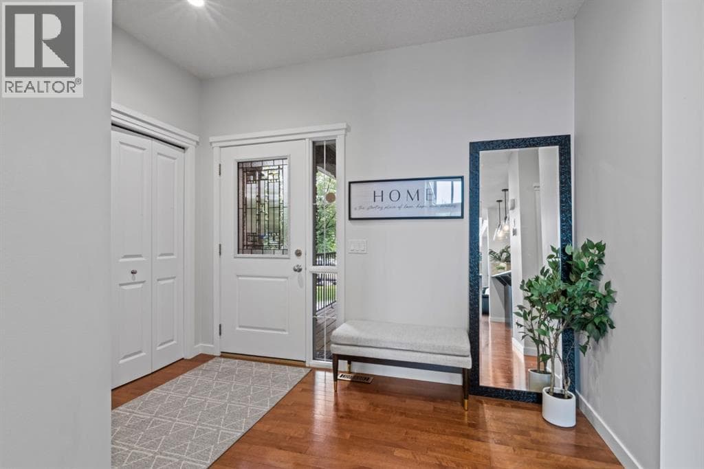 173 Cranarch Close SE — photo 4