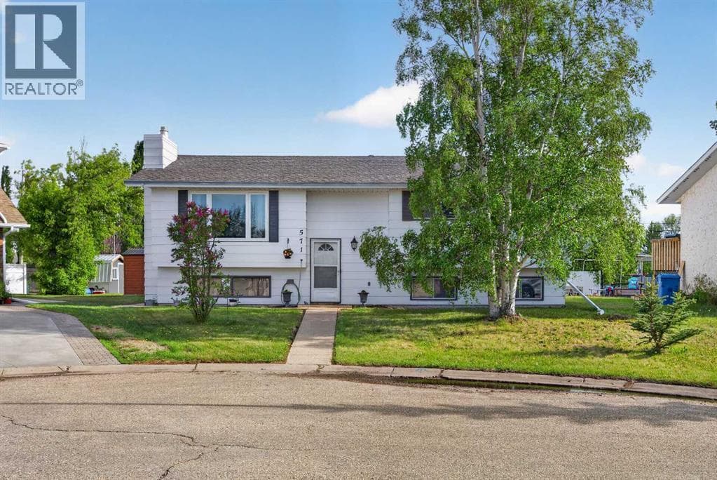 571 8 Street SE — photo 2
