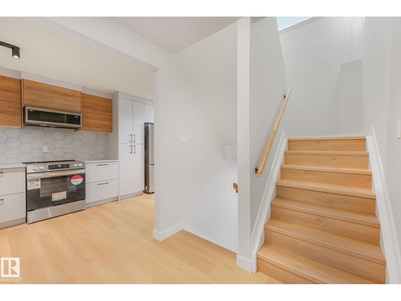 10617 34 ST NW — photo 3