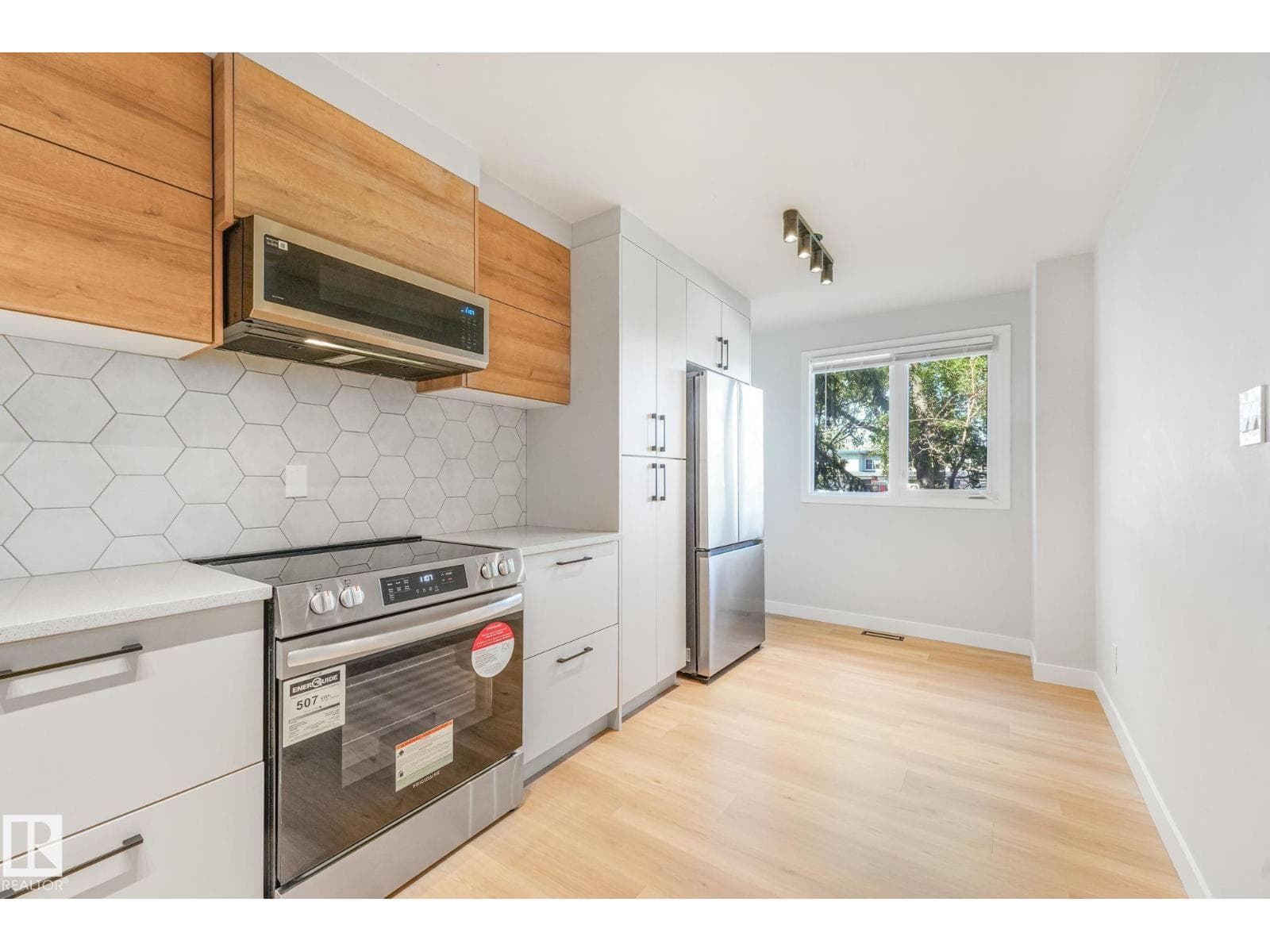 10617 34 ST NW — photo 4