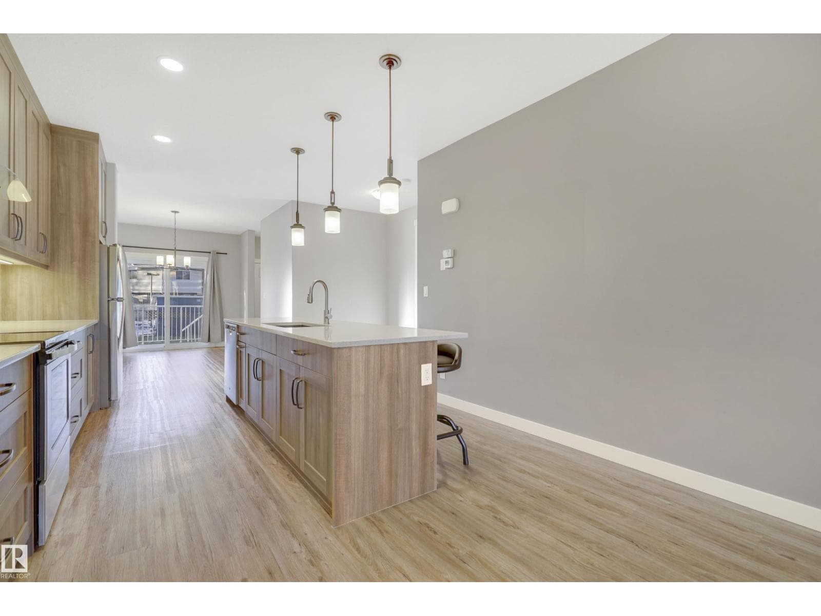 8540 89 ST NW — photo 4