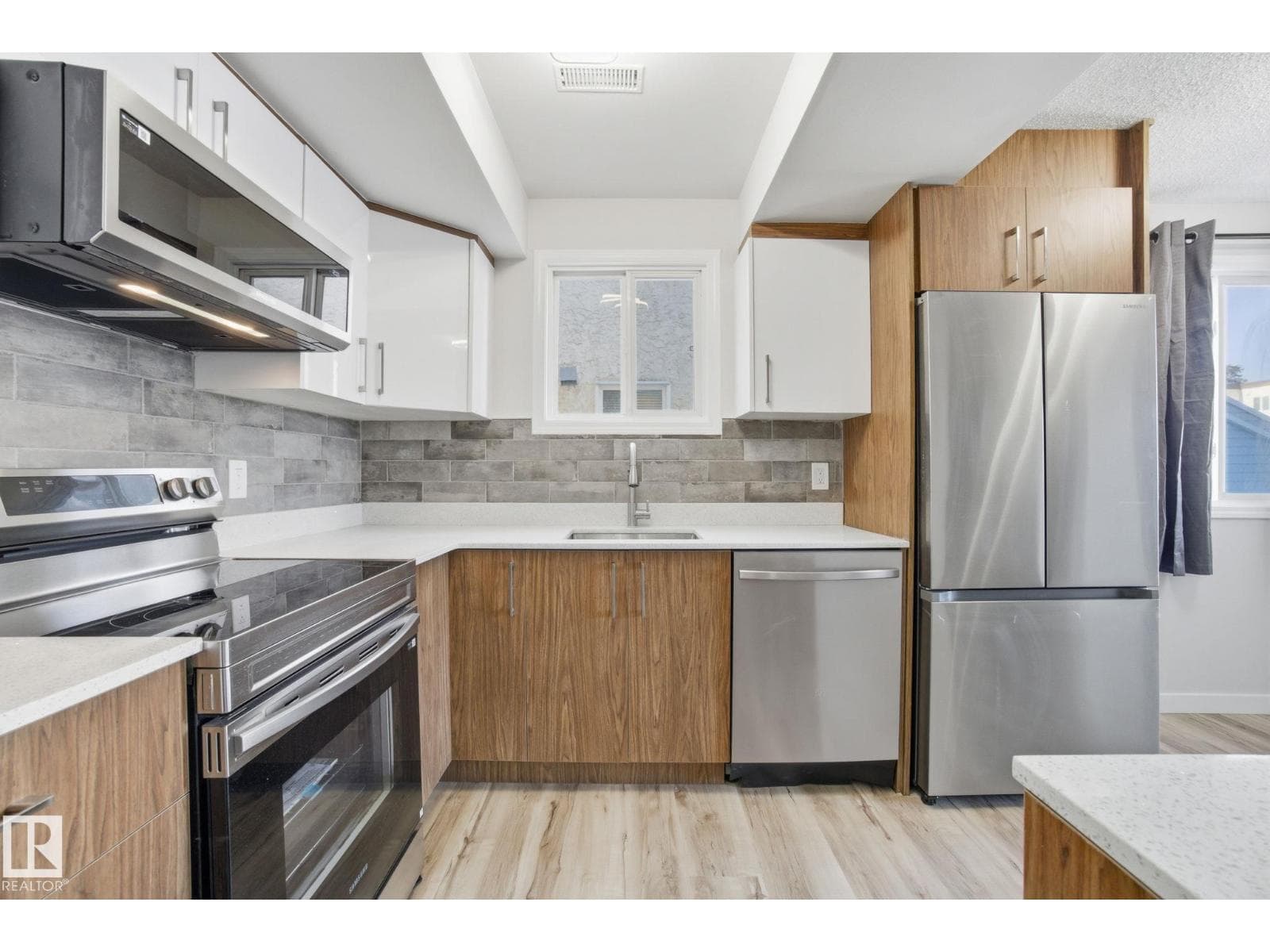 71 Lancaster TC NW — photo 5
