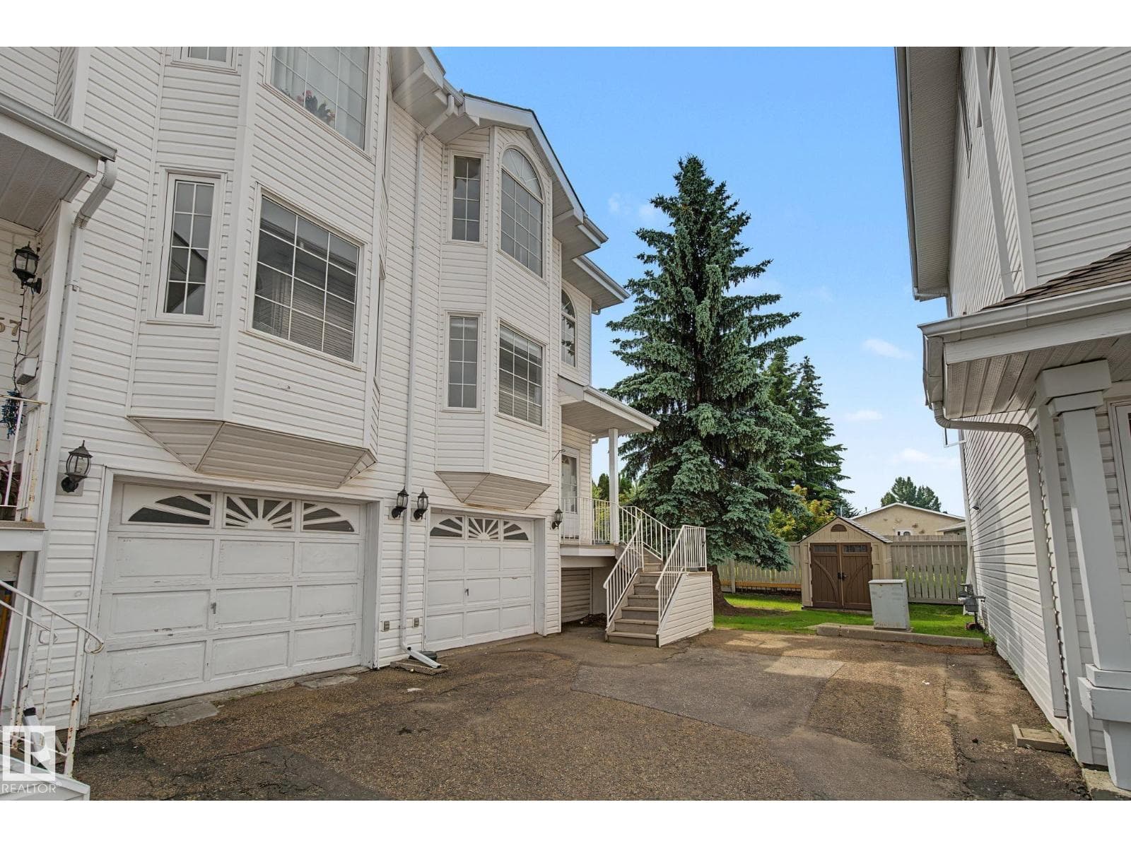 4259 29 AV NW — photo 3