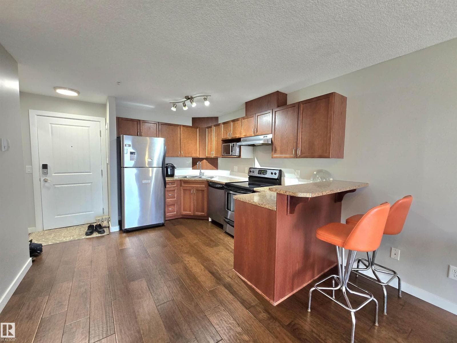 #204 240 SPRUCE RIDGE RD — photo 5