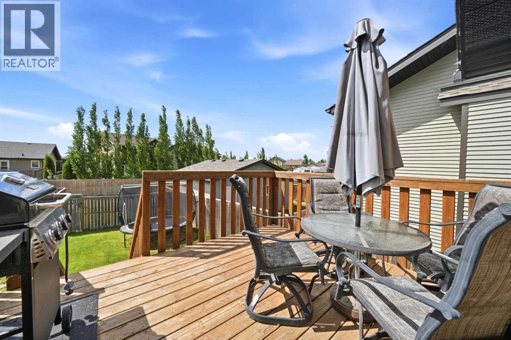 364 Kingston Drive — photo 3