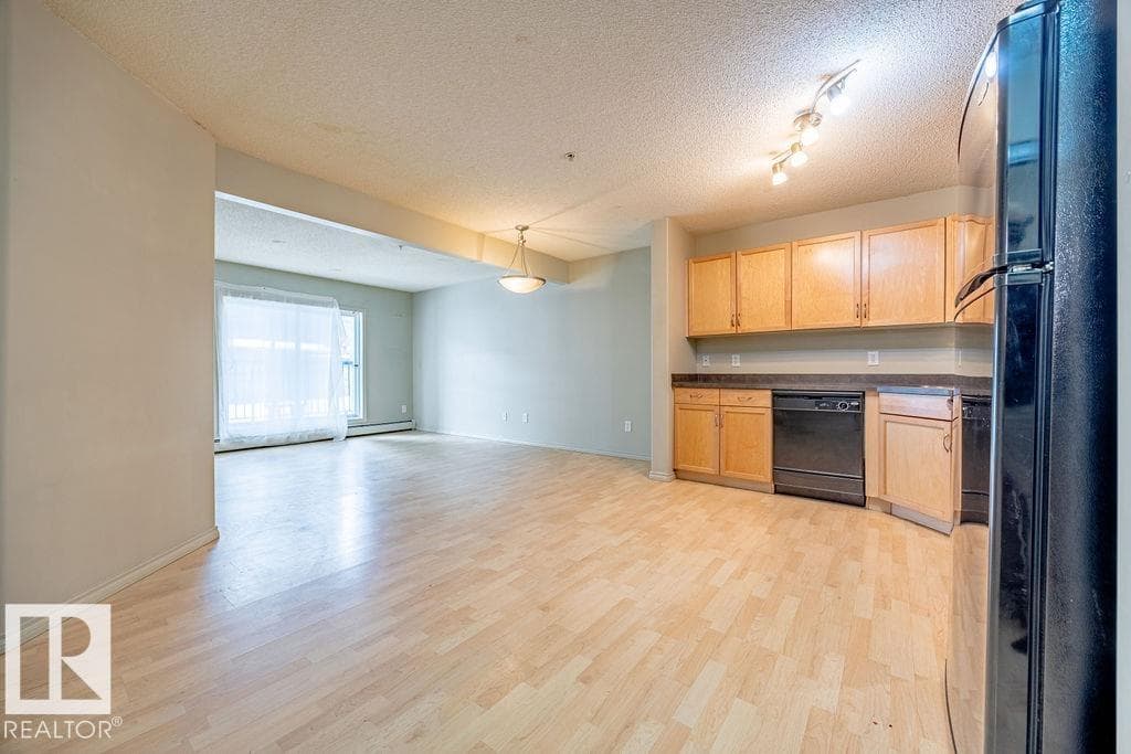 #122 646 MCALLISTER LO SW — photo 3