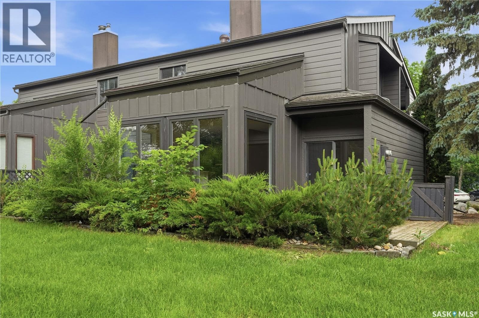 19 MARTIN CRESCENT — photo 3