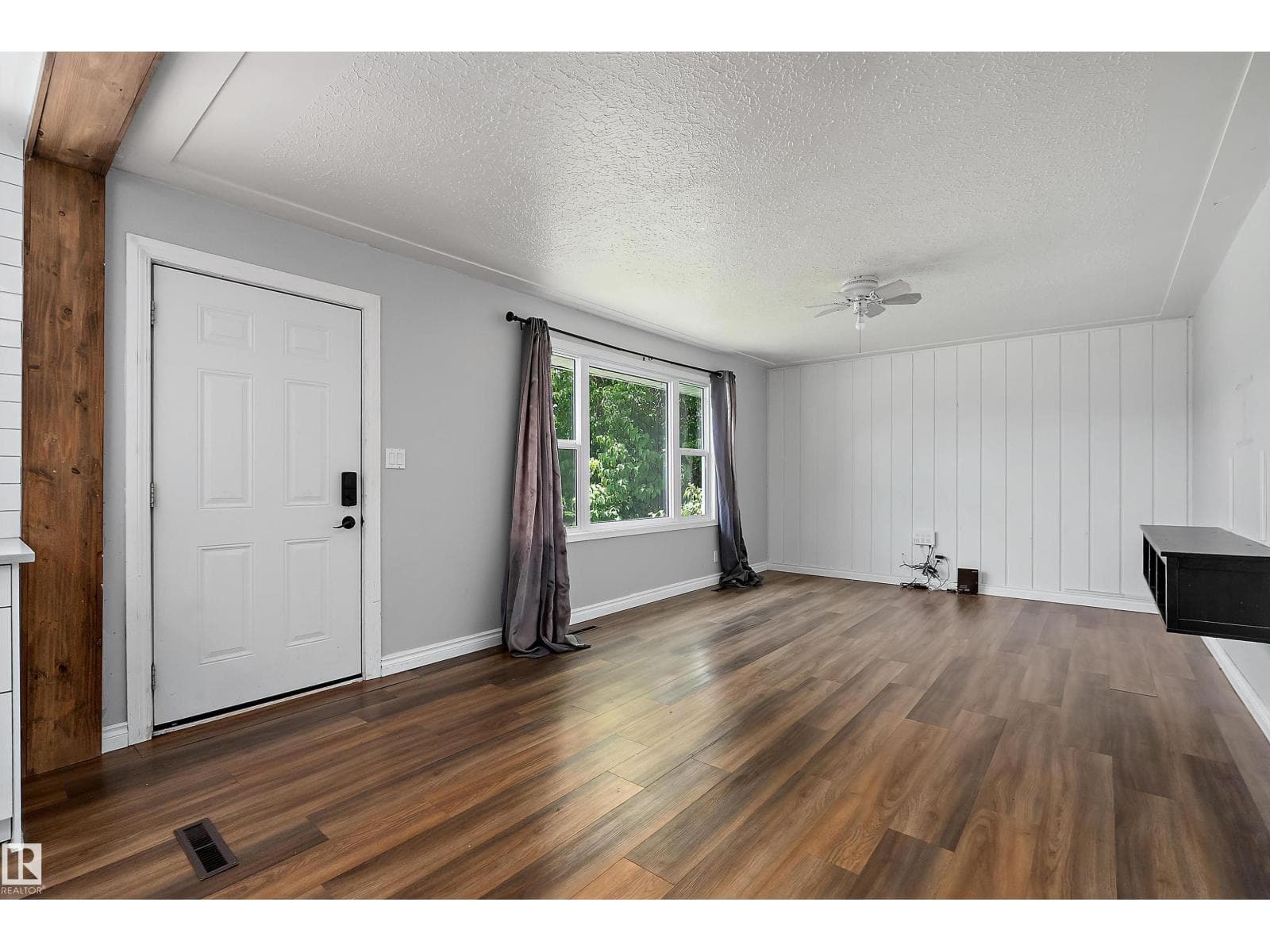 5516 47A AV — photo 5