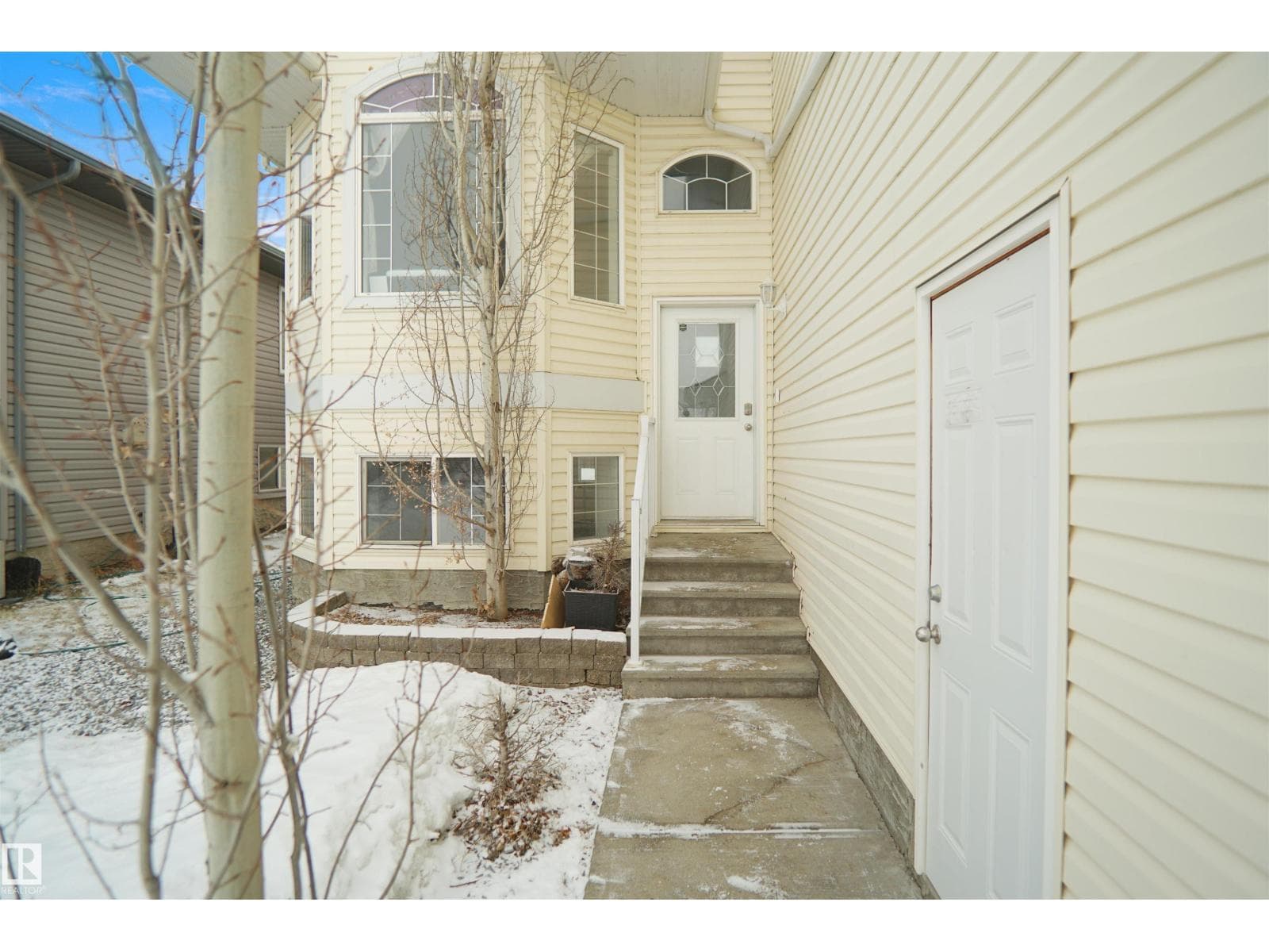 4816 155 ave NW — photo 5