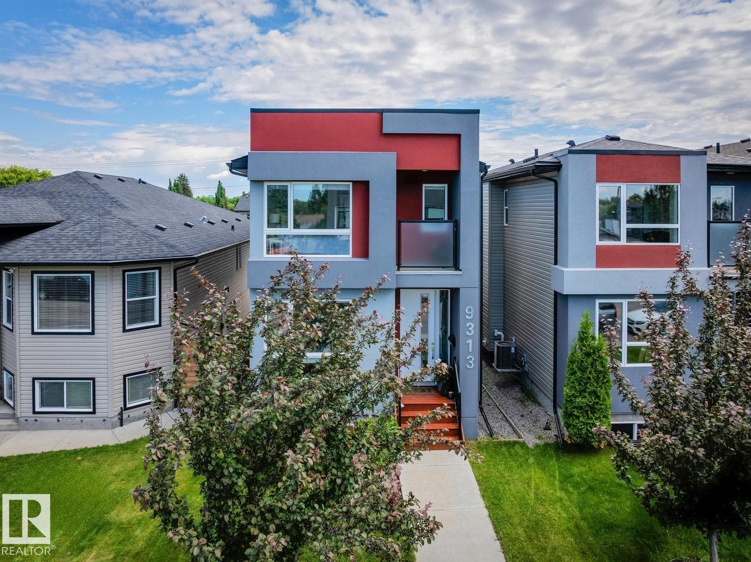 9313 152 ST NW