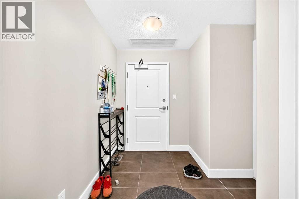 1407, 77 Spruce Place SW — photo 3