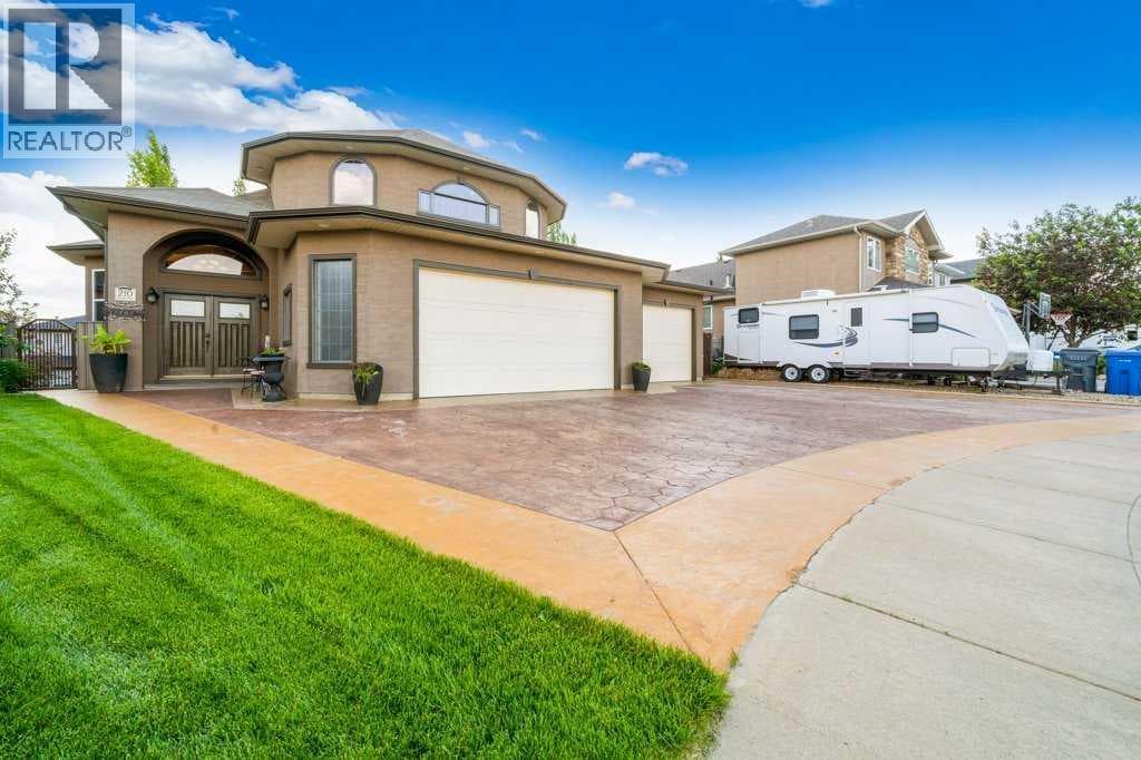 210 Vista Close SE — photo 2