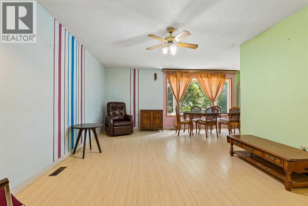 189 Whitaker Close NE — photo 4