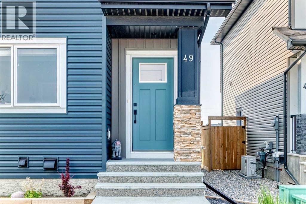49 River Heights Drive NW — photo 2