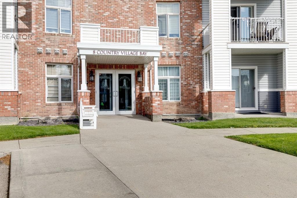 101, 8 Country Village Bay NE — photo 3