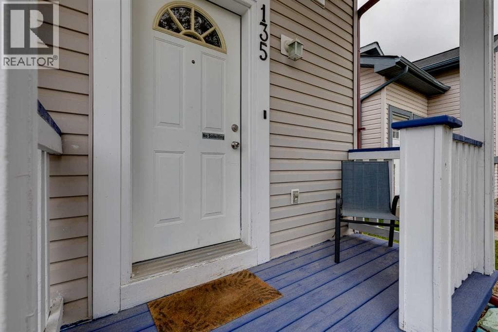 135 Covewood Close NE — photo 2