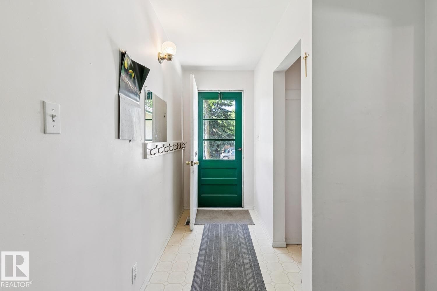 149 COTTONWOOD AV — photo 5