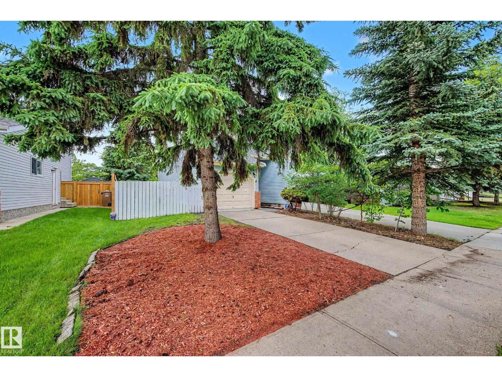 19 PINEVIEW DR — photo 2