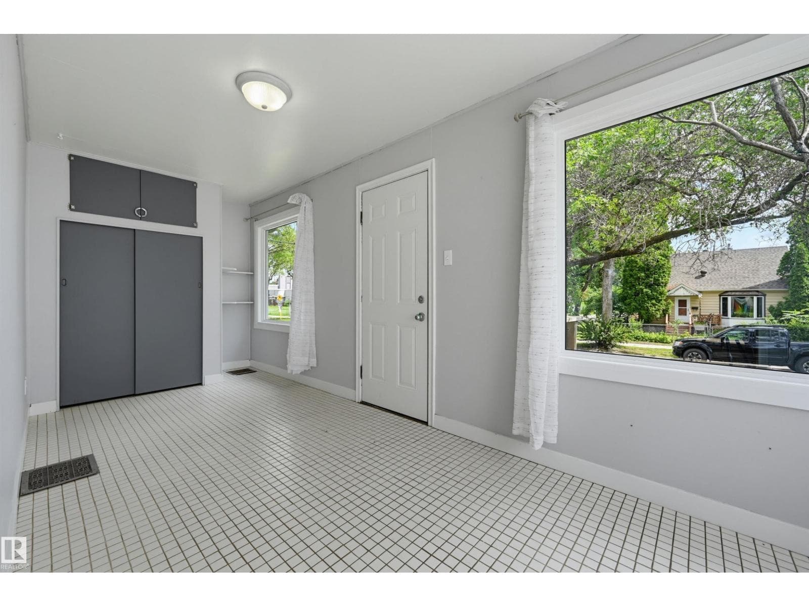 11450 71 ST NW NW — photo 3