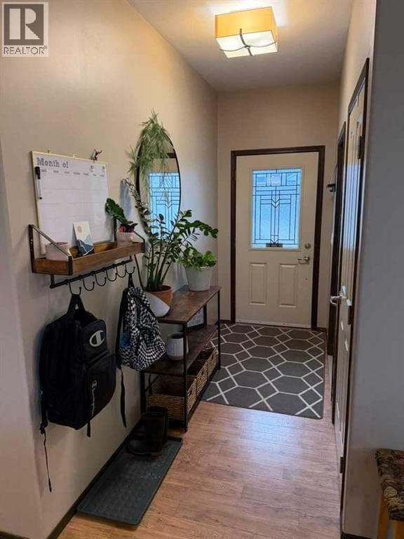 60 Chinook Street — photo 3