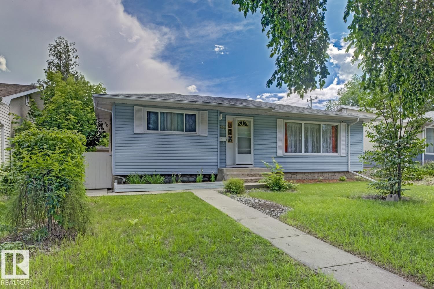 15707 92 AV NW — photo 2