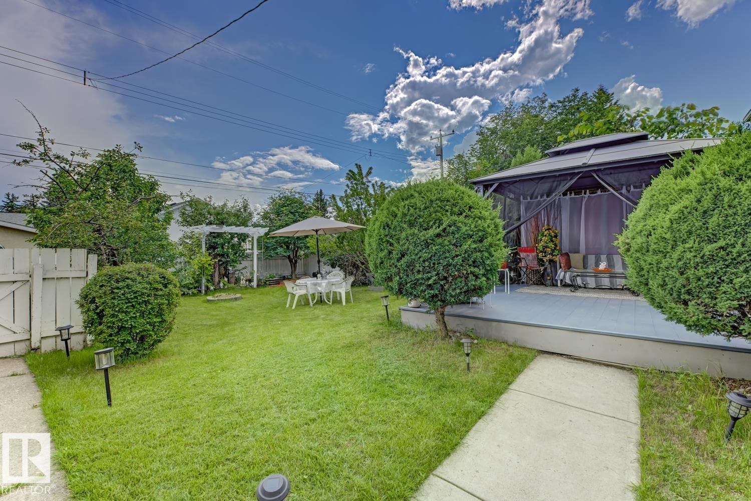 15707 92 AV NW — photo 4
