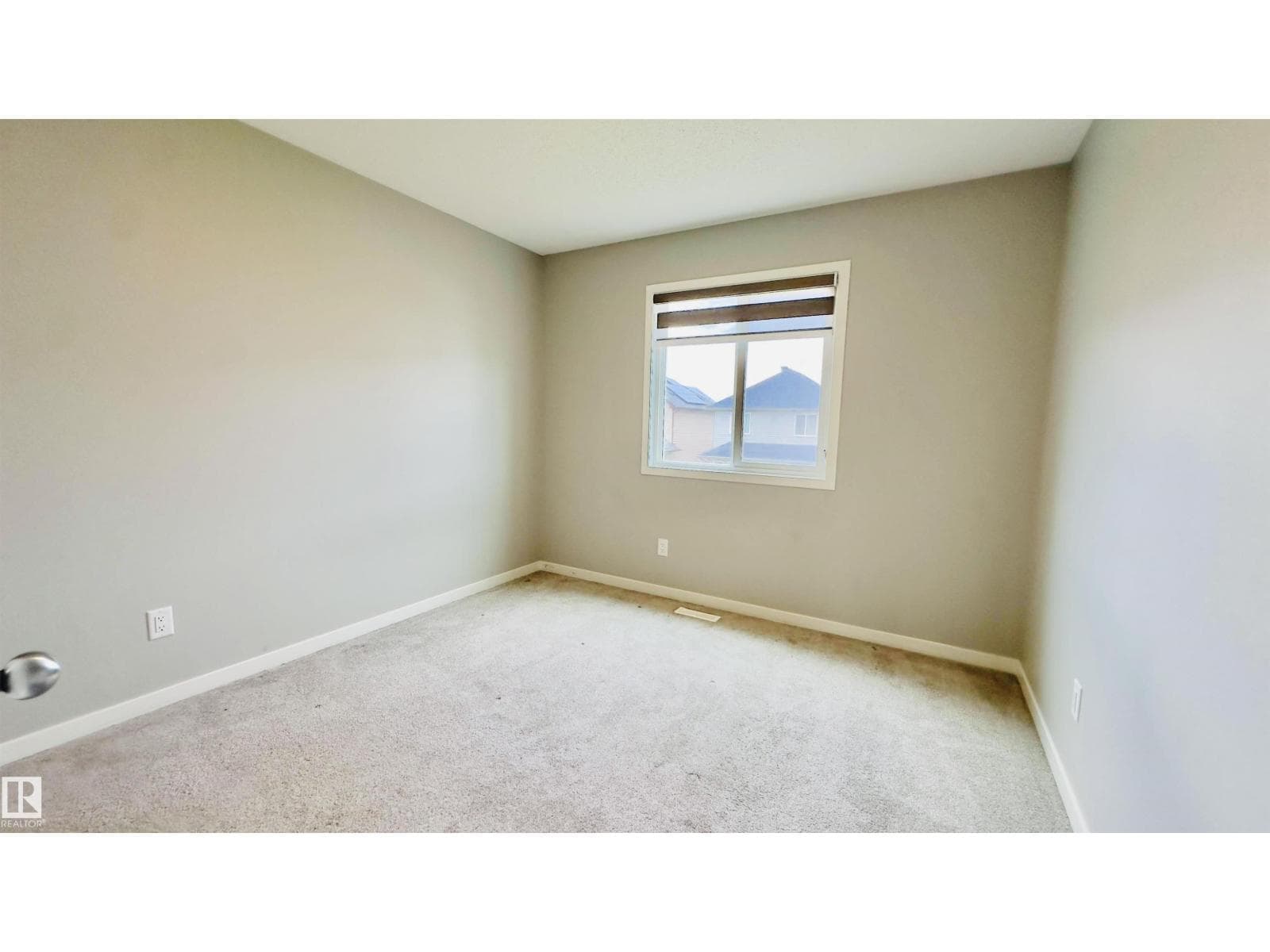 9871 226 ST NW — photo 2