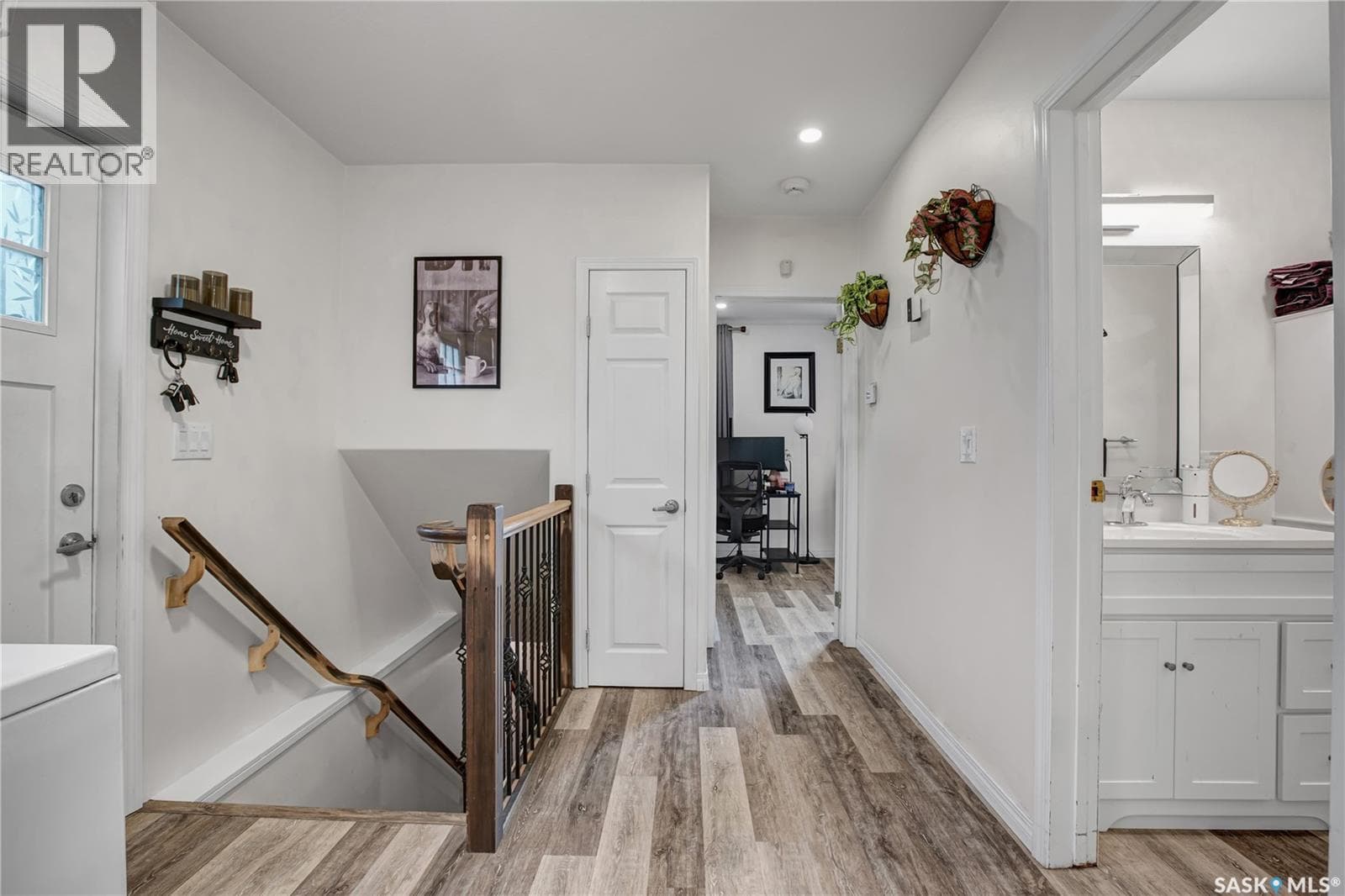 2524 Kelvin AVENUE — photo 3