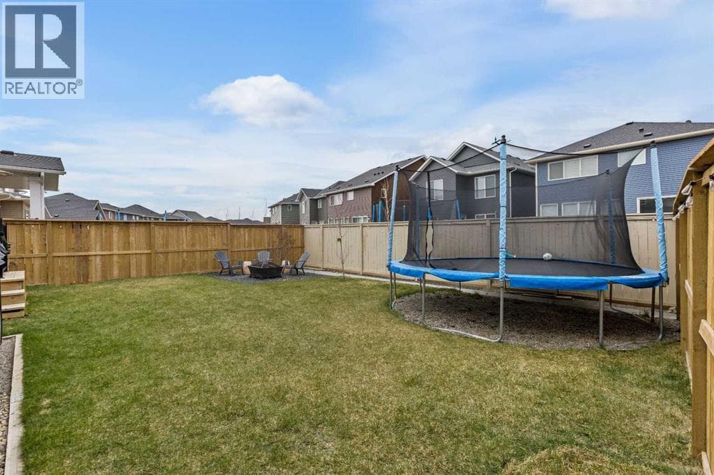 1595 Baywater Street SW — photo 3