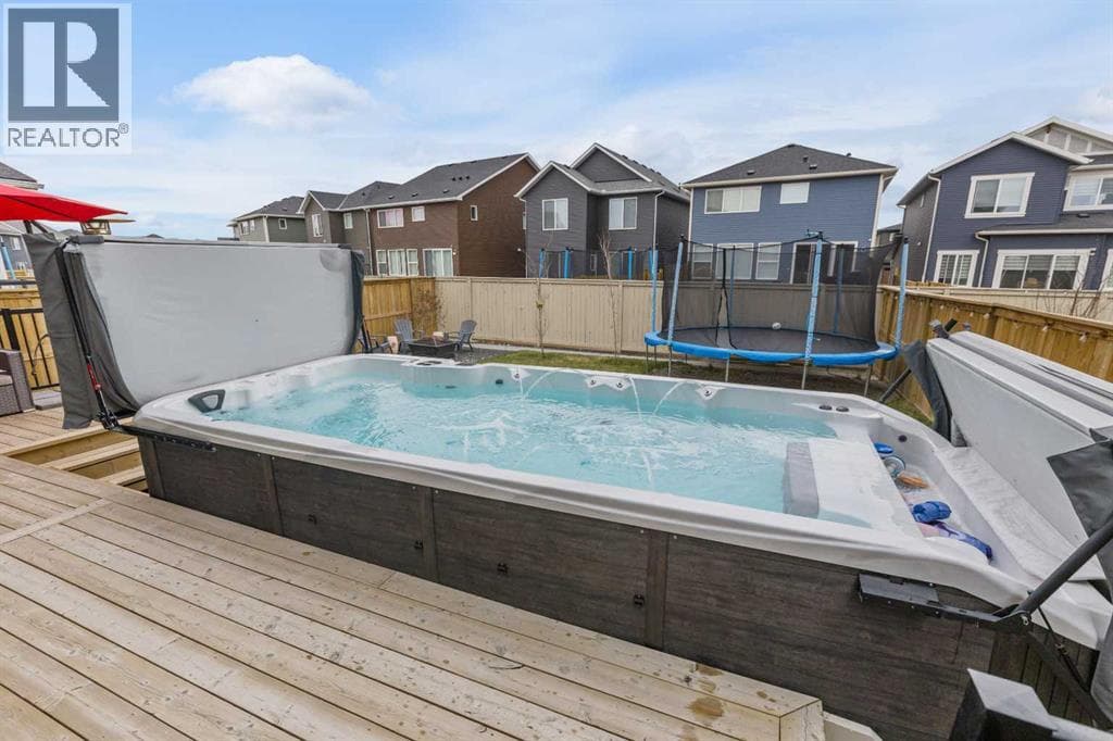 1595 Baywater Street SW — photo 4