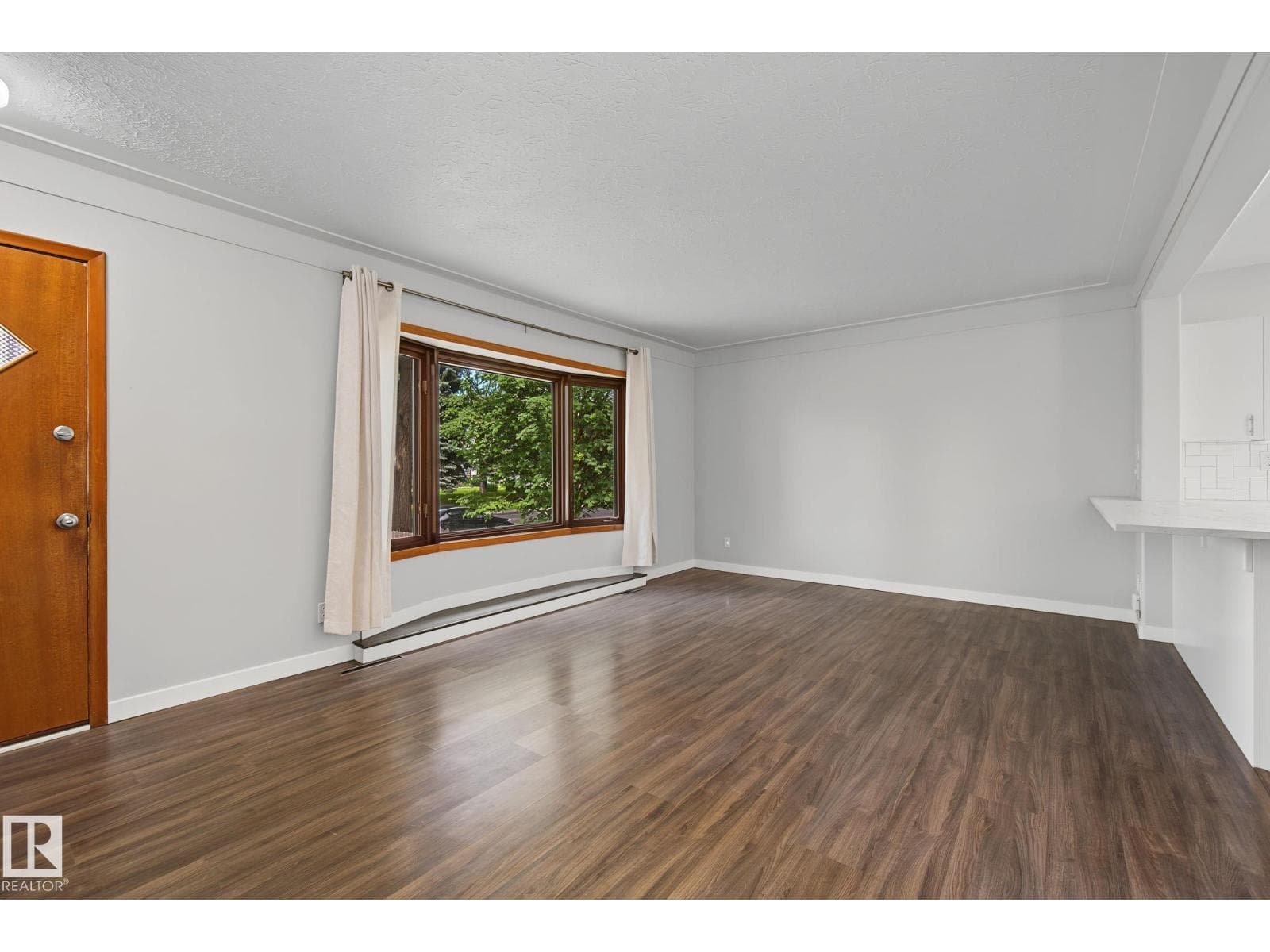 9545 65 AV NW — photo 5