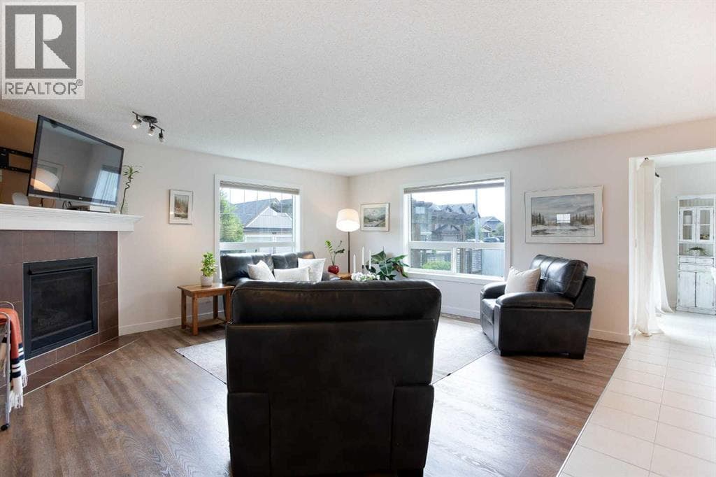 2 Kingston View SE — photo 5