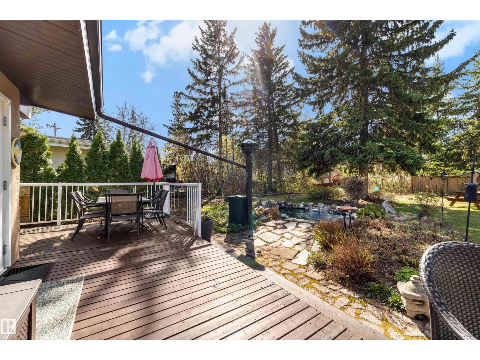 8 GARLAND PL — photo 5