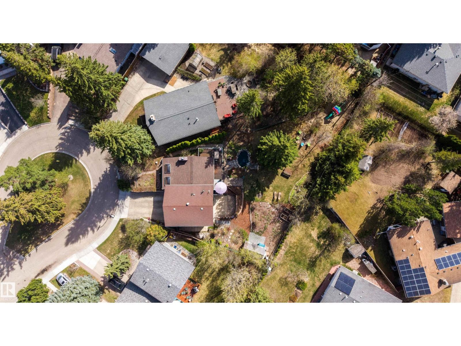 8 GARLAND PL — photo 4
