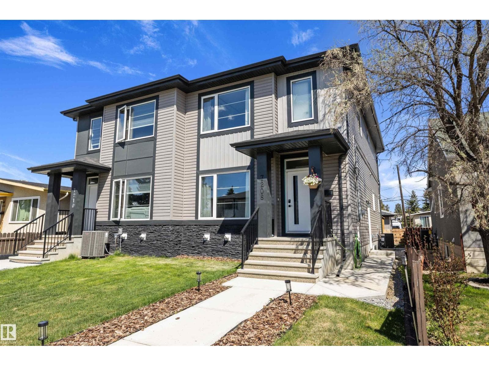 7208 78 AV NW