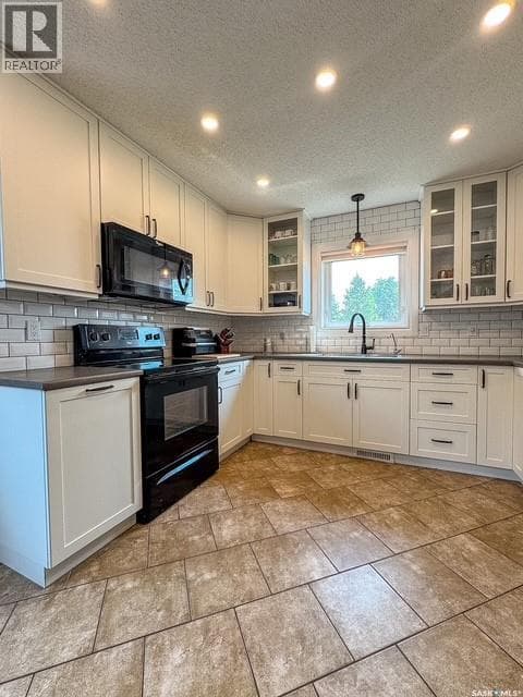 437 Russell CRESCENT — photo 5