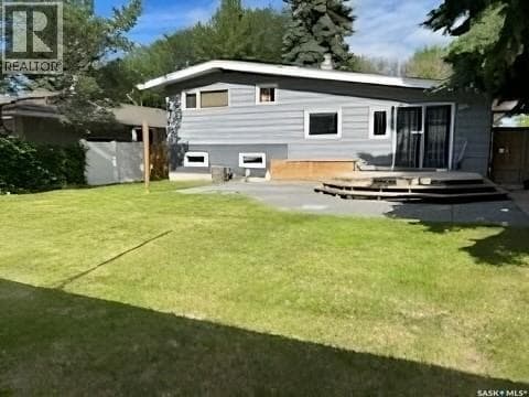2104 Preston AVENUE S — photo 2