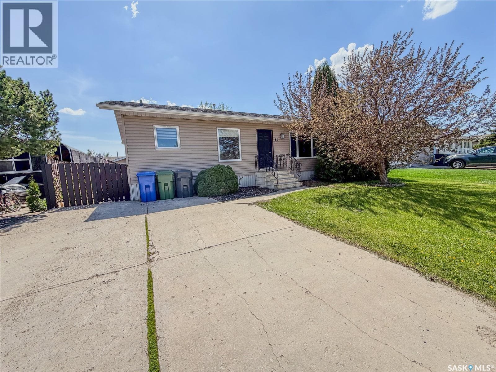 80 Morrison DRIVE — photo 2