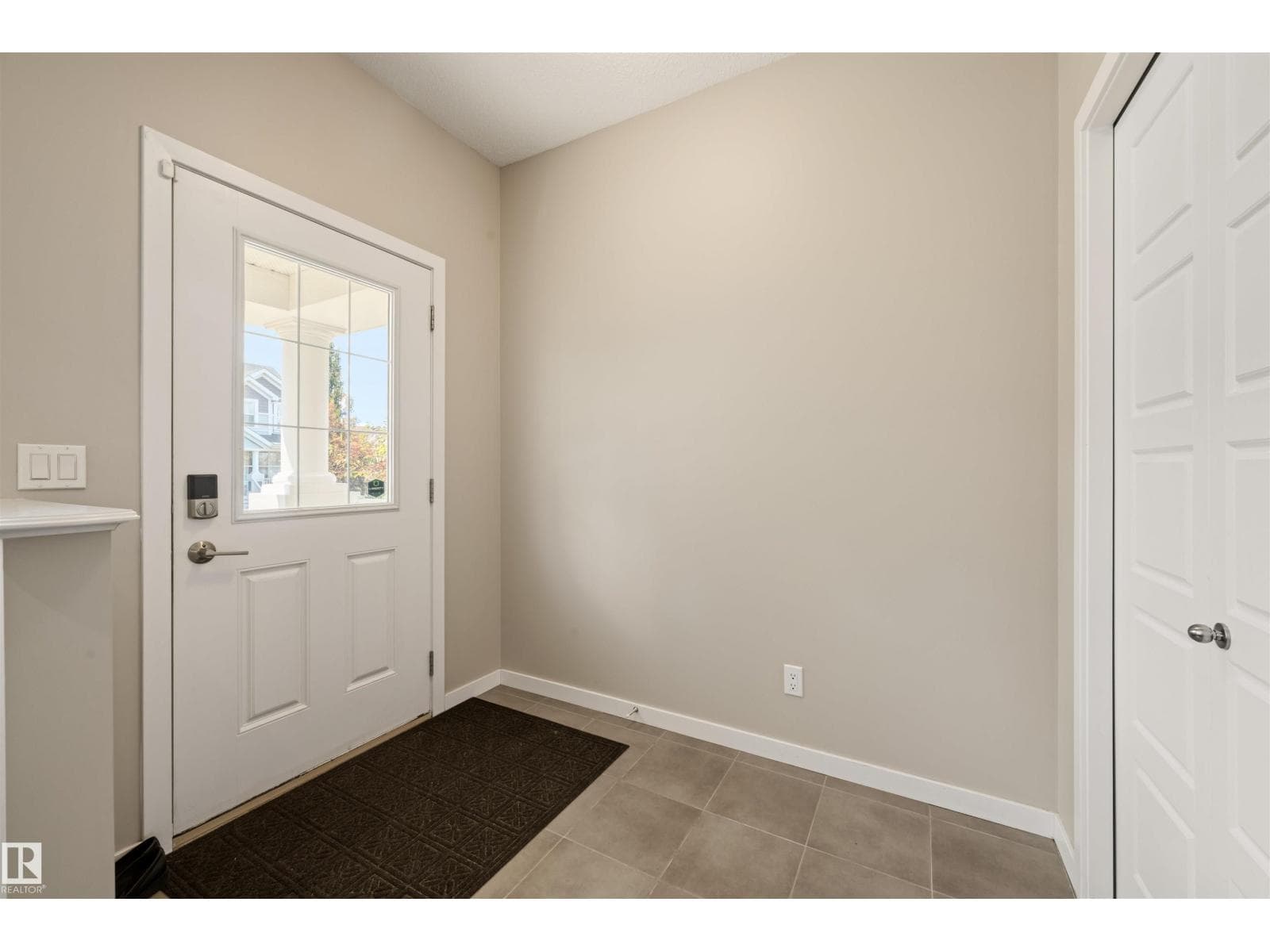2313 69A ST SW — photo 2