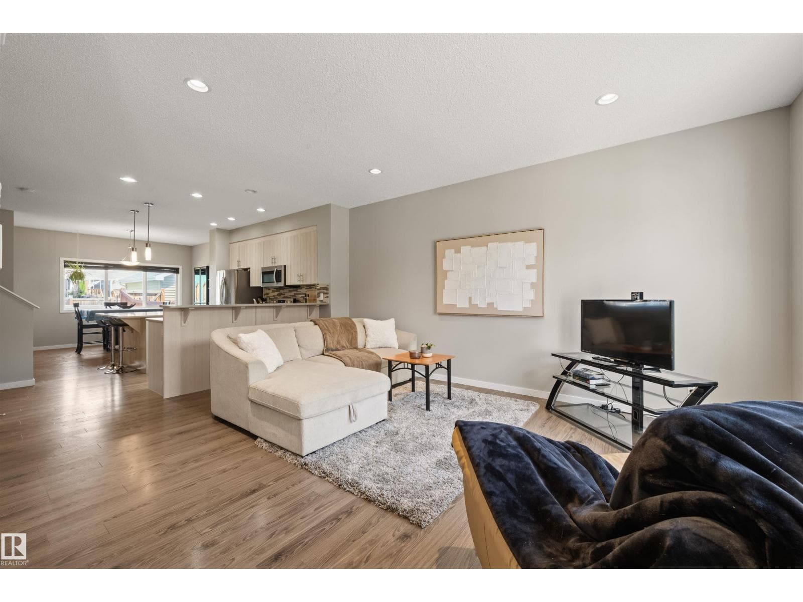 2313 69A ST SW — photo 3