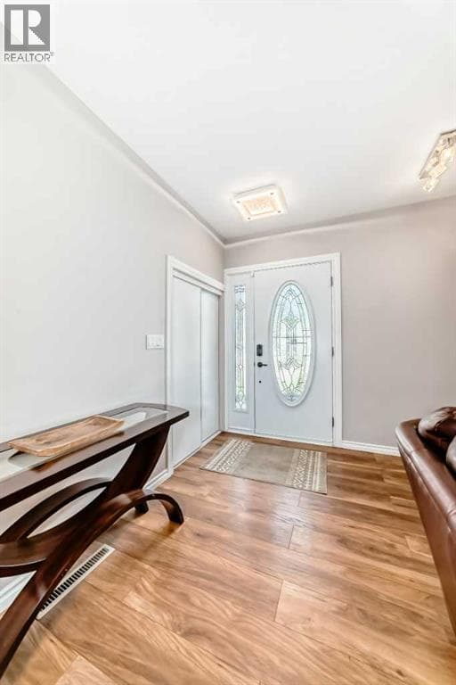 2121 Westview Crescent — photo 4