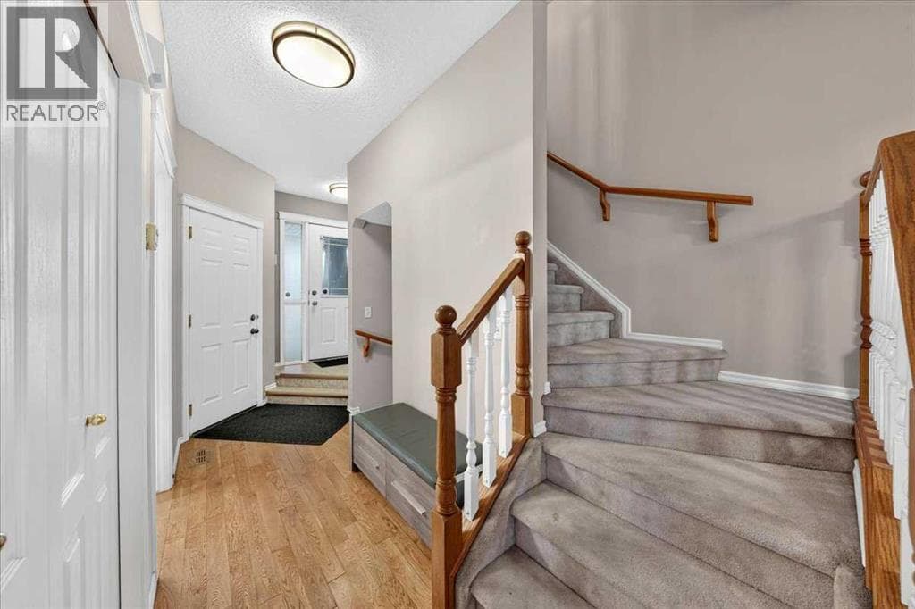 17 Edgeridge Terrace NW — photo 5