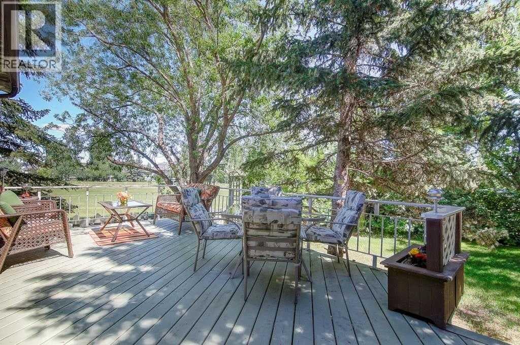 51 Parkwood Crescent — photo 4