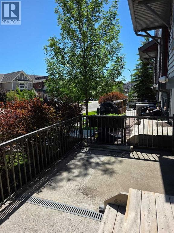 656 Copperpond Boulevard SE — photo 3